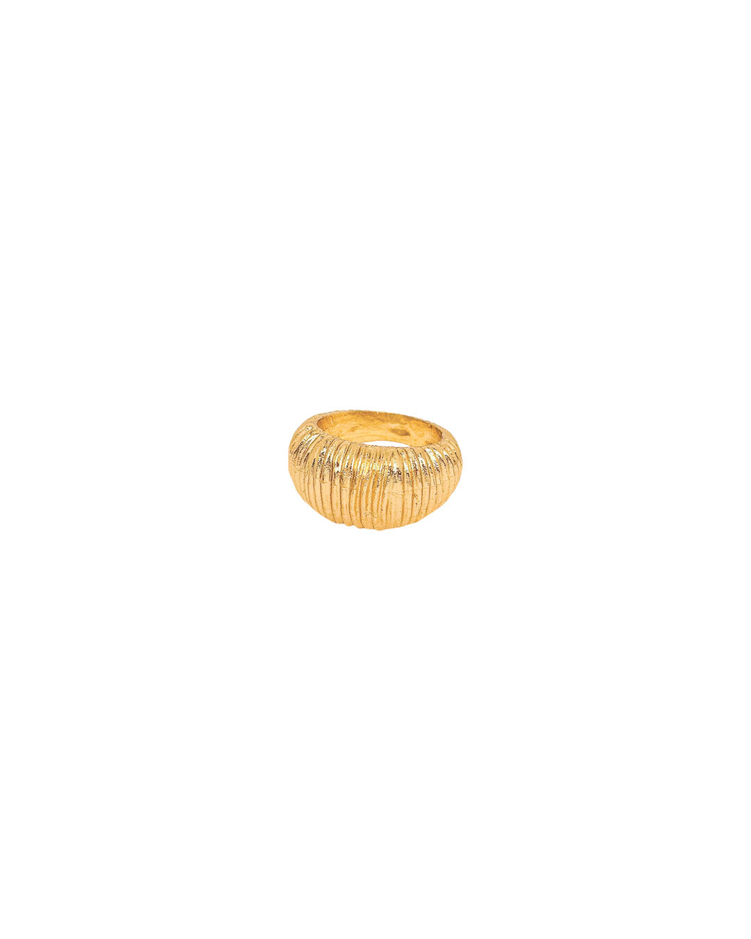 Anillo Grecca elaborado en zamak con baño de oro 24k o plata ley 925.